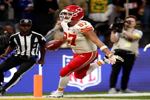 Travis Kelce pulls Chiefs closer with clutch fourth-quarter touchdown