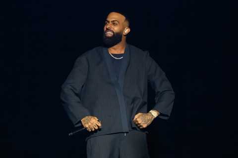 Eladio Carrión Delivers Next-Level Energy at Barclays Center With Star Guests, Retro-Futuristic..