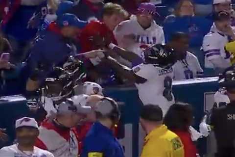 Lamar Jackson speaks out after shoving fan in heartbreaking ‘SNF’ loss to Bills