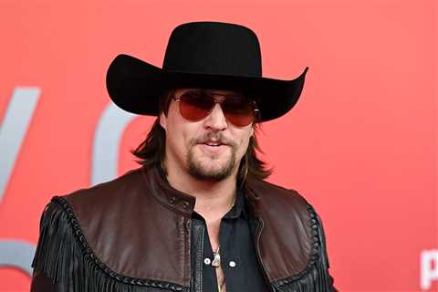 Morgan Wallen Appears to Flip Off Charley Crockett Shirt Gavin Adcock Held Up During Concert