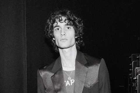 Sombr’s ‘I Barely Know Her’ Rises to No. 1 on Top Rock & Alternative Albums Chart