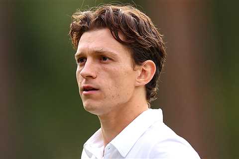 Tom Holland Visits Hospital After Concussion on ‘Spider-Man’ Set