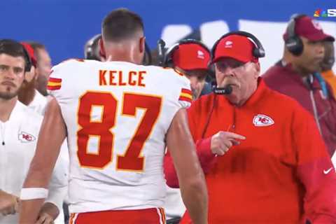 Andy Reid bumps, yells at Travis Kelce in heated shouting match during Chiefs-Giants game