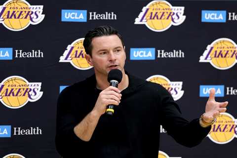 Lakers give JJ Redick a contract extension — one year after hiring him