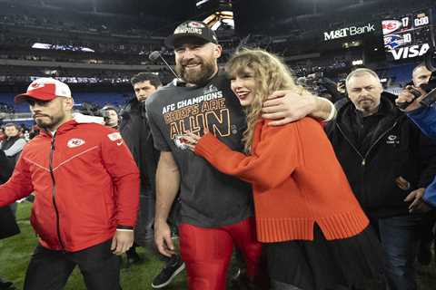 Taylor Swift quietly takes in fiance Travis Kelce’s Chiefs win over Ravens