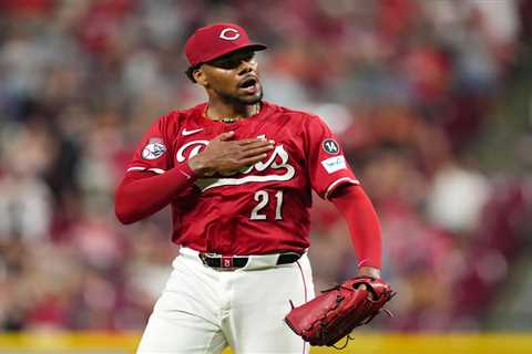 Reds vs. Dodgers Game 1 prediction: Odds, best bet, pick for wild-card series Tuesday