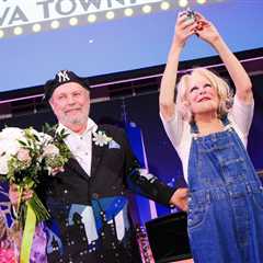 Billy Crystal Resurrects ‘Mr. Saturday Night’ to Salute a Teary Bette Midler for New York..