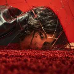 Kenshi Yonezu on ‘Unconscious’ Links Between ‘IRIS OUT’ / ‘JANE DOE,’ Reconnecting With ‘CHAINSAW..
