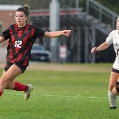 Syosset girls soccer team storms into county finals, just like boys squad