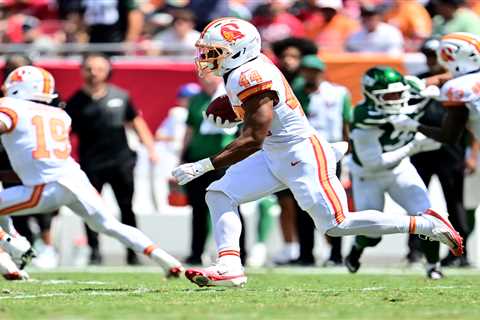 Week 5 NFL player props, picks, best bets: Sean Tucker, Michael Carter