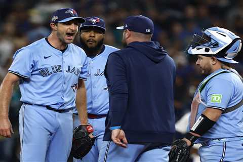 Max Scherzer stays in ALCS Game 4 after fiery mound visit with Blue Jays manager — and gets rewarded