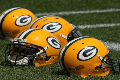 Packers’ plane delayed for more than five hours night before game vs. Cardinals