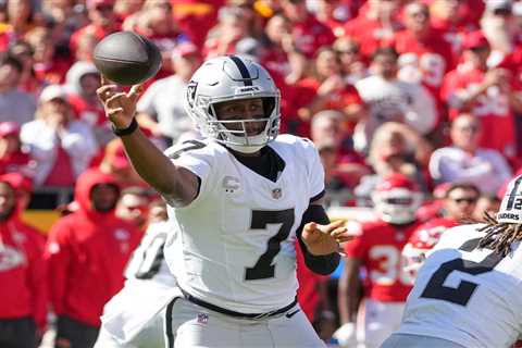 Raiders bench struggling Geno Smith as season spirals