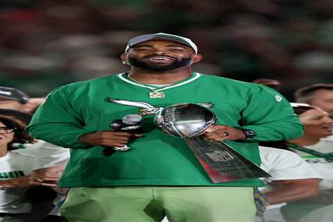 Brandon Graham coming out of retirement to rejoin Eagles for 16th season