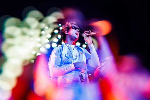 Rawayana Closes Out Latin Music Week 2025 with Dazzling Billboard En Vivo Performance