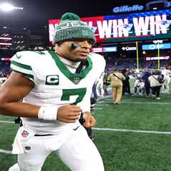 Justin Fields has ‘no reaction’ to Jets benching: ‘S–t happens’