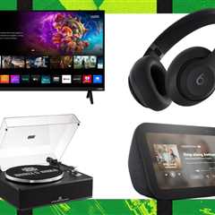 From $29 Headphones to $69 Digital Cameras, These Black Friday Electronics Deals Are Selling Fast