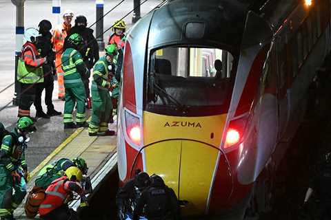 Two Suspects Arrested in England Stabbing Spree on Train