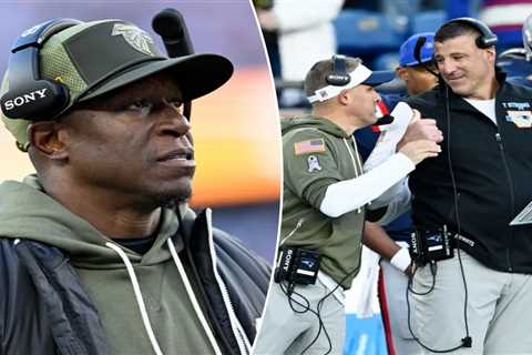 Falcons coach accuses Patriots of illegally simulating snap by clapping before crushing penalty