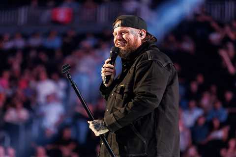 Jelly Roll Says Louis Vuitton Store in Sydney ‘Legitimately Just Treated Us Like We Were Finna Rob..