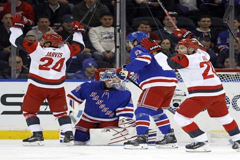 Rangers remain winless at Garden, booed off ice after ugly loss to Hurricanes