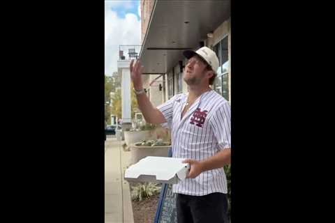 Man hurls antisemitic comment at Dave Portnoy during pizza review in Mississippi