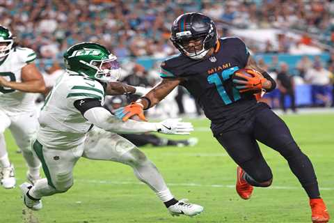 Bills made runs at Quinnen Williams, Jaylen Waddle before NFL trade deadline