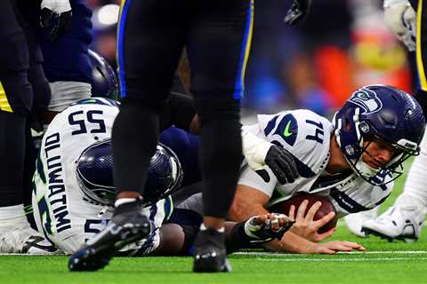 Sam Darnold crashes back to earth in Seahawks’ biggest game of the season