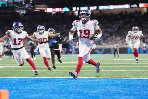 Jameis Winston catches 33-yard touchdown in wild Giants trick play