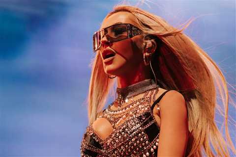 Watch Christina Aguilera Count Down a Few of Her ‘Favorite Things’ in Preview of ‘Christmas in..