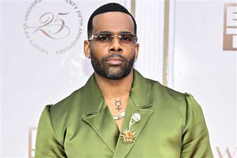 Mario Scolds Concertgoer Who Inappropriately Touched His Crotch While He Was Singing