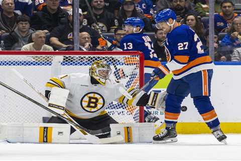Islanders’ power play woes deepen in frustrating loss to Bruins