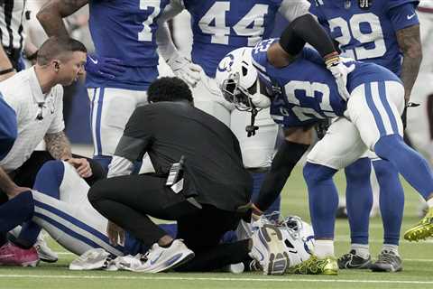 Sauce Gardner helped off field with calf injury in possible Colts blow