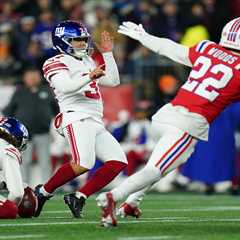 Giants’ kicking gaffe completely baffles ‘ManningCast’ crew: ‘I’ve never seen that’