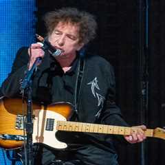 Bob Dylan To Extend His Rough and Rowdy Ways Tour Into 2026 With 27-Date U.S. Run