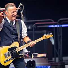 Top 10 Highest Grossing Rock Tours of the Year