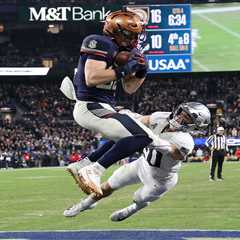 Blake Horvath’s fourth-quarter touchdown pass lifts Navy over Army in thriller