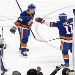 Ilya Sorokin backstops Islanders to shootout win and season sweep of Lightning