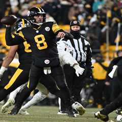 Aaron Rodgers, Steelers ice out Dolphins from playoffs to stay atop AFC North