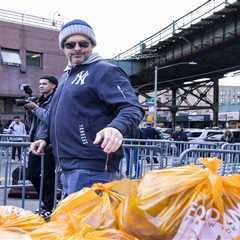 Aaron Boone takes playful jab at Yankees exodus to Mets: ‘Not quite The Bronx’