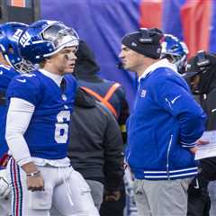 Mike Kafka’s head-scratching use of Jaxson Dart is concerning