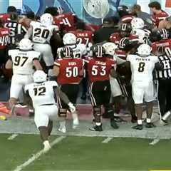 Sideline brawl breaks out in final moments of Louisville-Toledo bowl game over late hit
