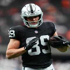 Raiders end Brock Bowers’ season ahead of last-place matchup with Giants