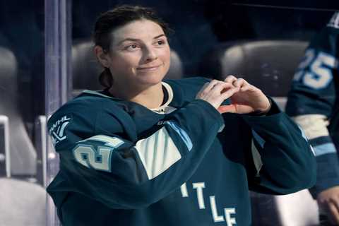 PWHL expansion team picks up first victory in history in win over Sirens