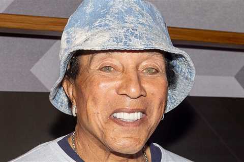 Smokey Robinson Accusers Ordered To Turn Over Cell Phones