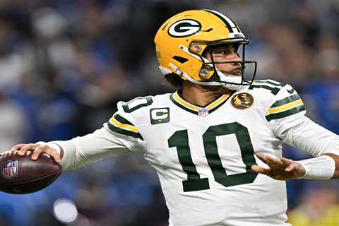 Packers vs. Bears, Browns vs. Titans predictions: NFL Week 14 picks, odds, bets