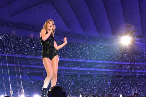 Taylor Swift Fans Notice New ‘Reputation’ Lyrics on Apple Music: ‘If He Calls Me a B—h …’