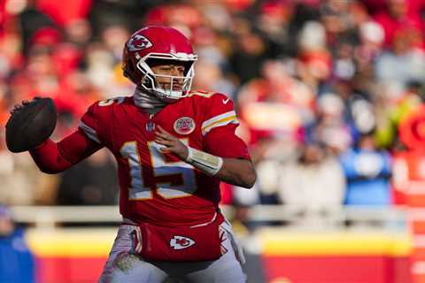 Patrick Mahomes takes in Chiefs’ Christmas game from suite as he recovers from knee surgery