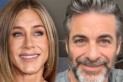 Jennifer Aniston Celebrates Christmas with Boyfriend Jim Curtis