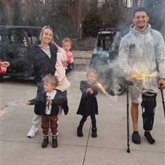 Patrick Mahomes gives behind-the-scenes look at rehab in NYE post